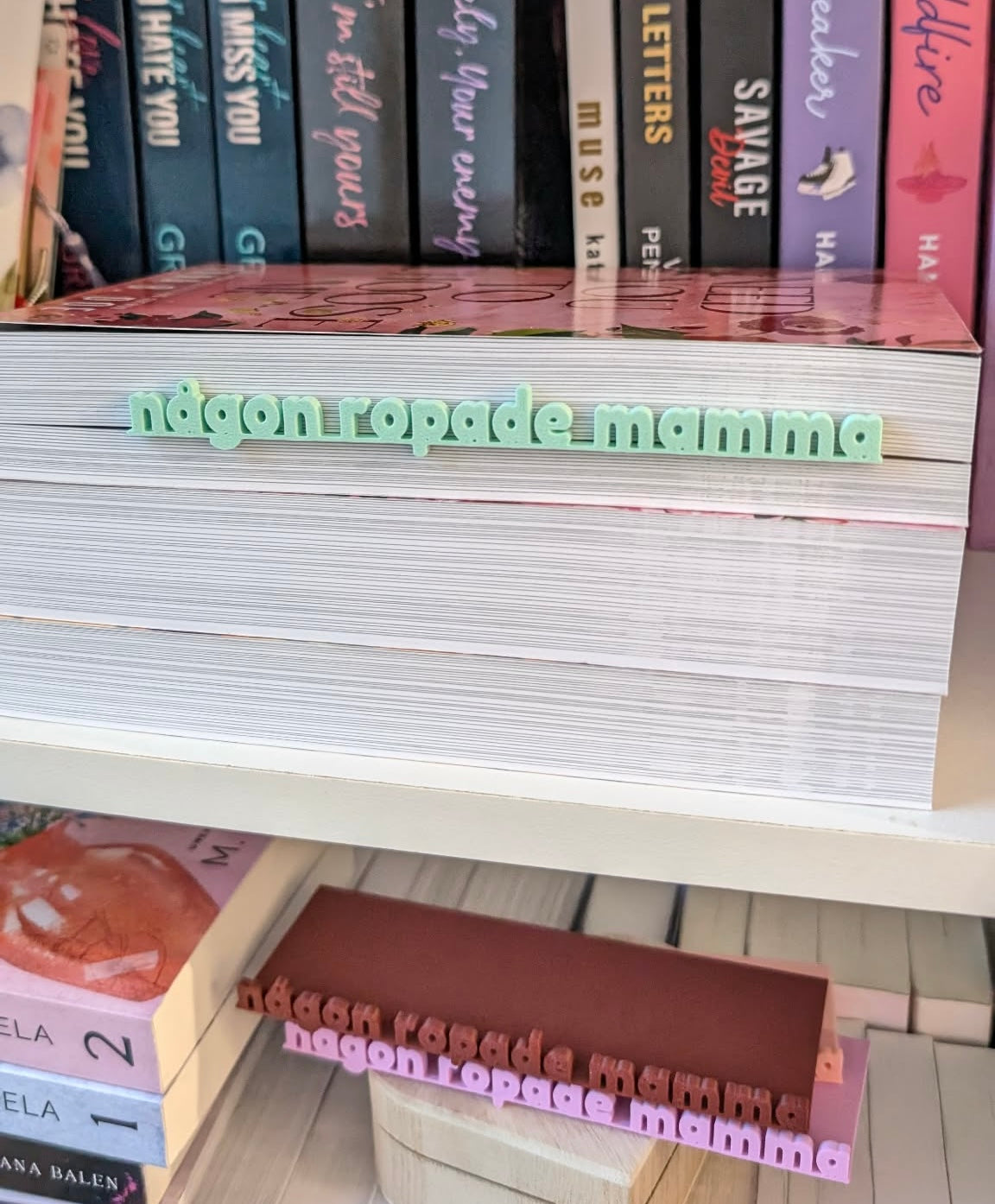 Bokmärke med sidotext - Någon ropade mamma