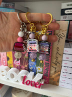 Nyckelring - Bag Charm Book Boyfriend
