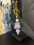 Nyckelring - Bag Charm Book Boyfriend