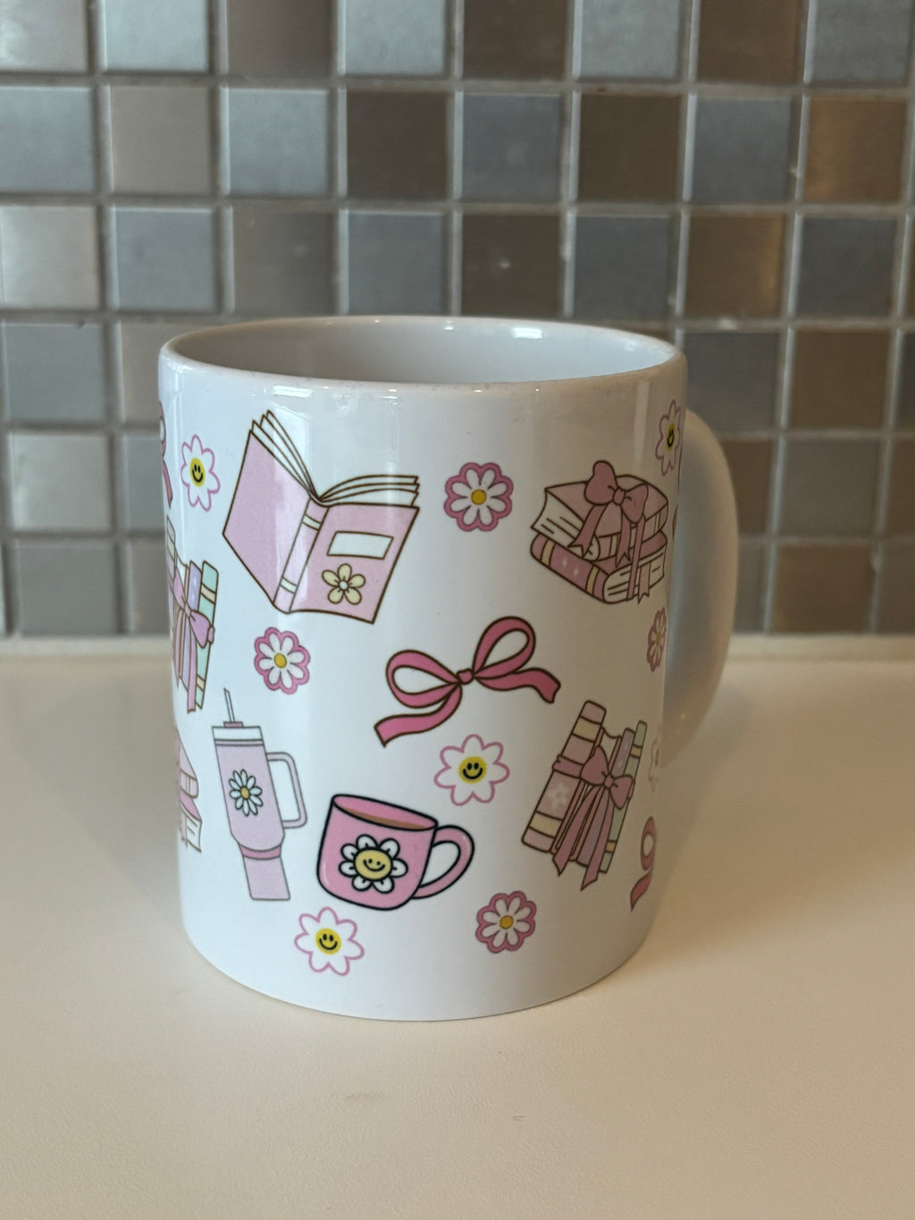 Mugg - Books and flowers