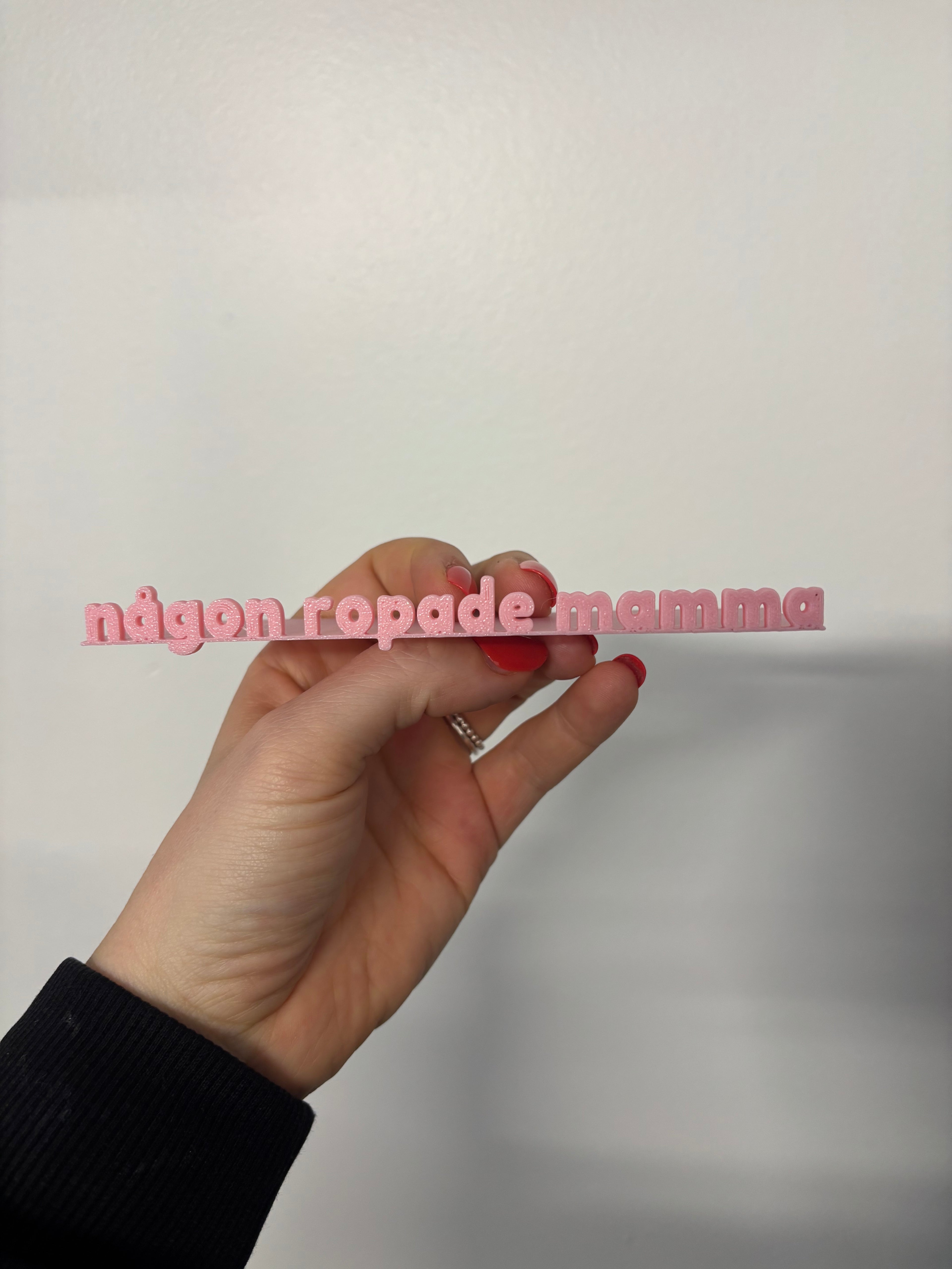 Bokmärke med sidotext - Någon ropade mamma Rosa OUTLET