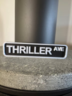 Skylt - Thriller