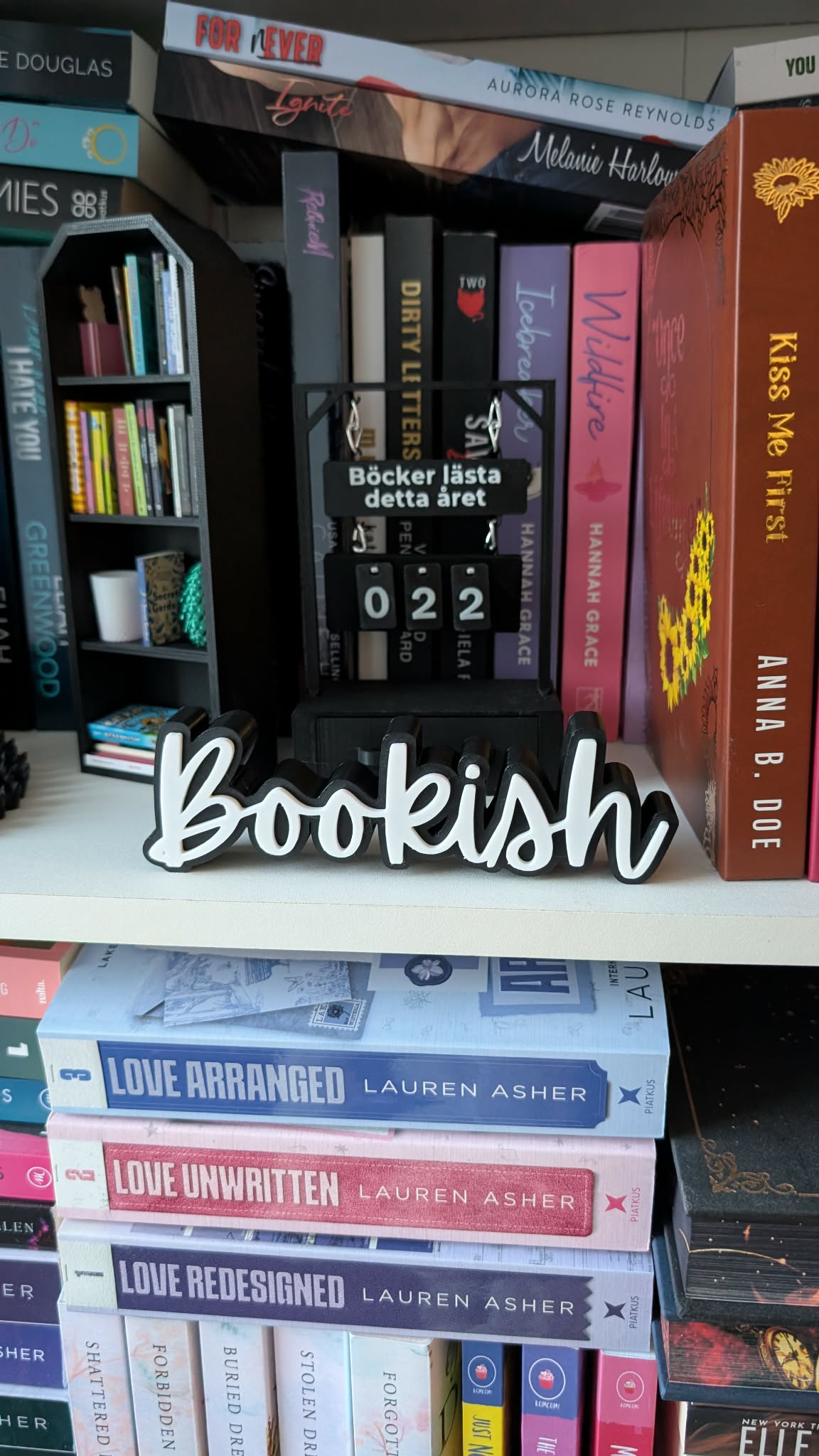 Skylt - Bookish Kursiv