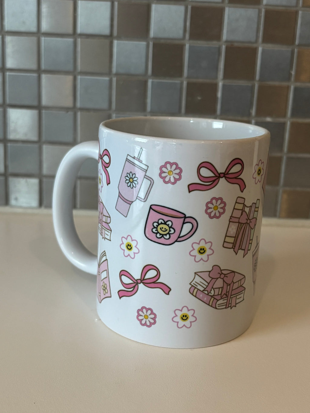 Mugg - Books and flowers