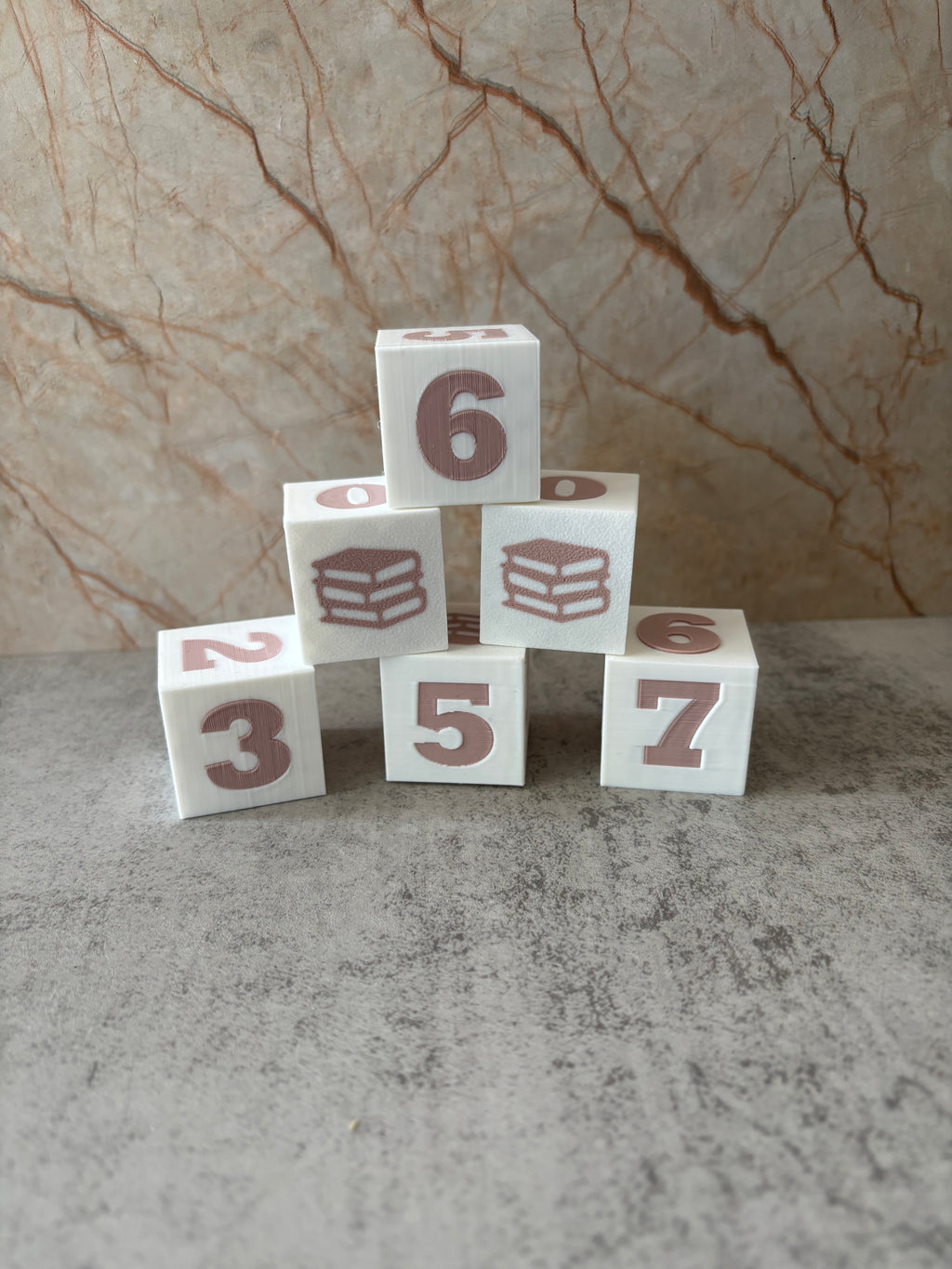 Extra tärningar till Reading Tracker