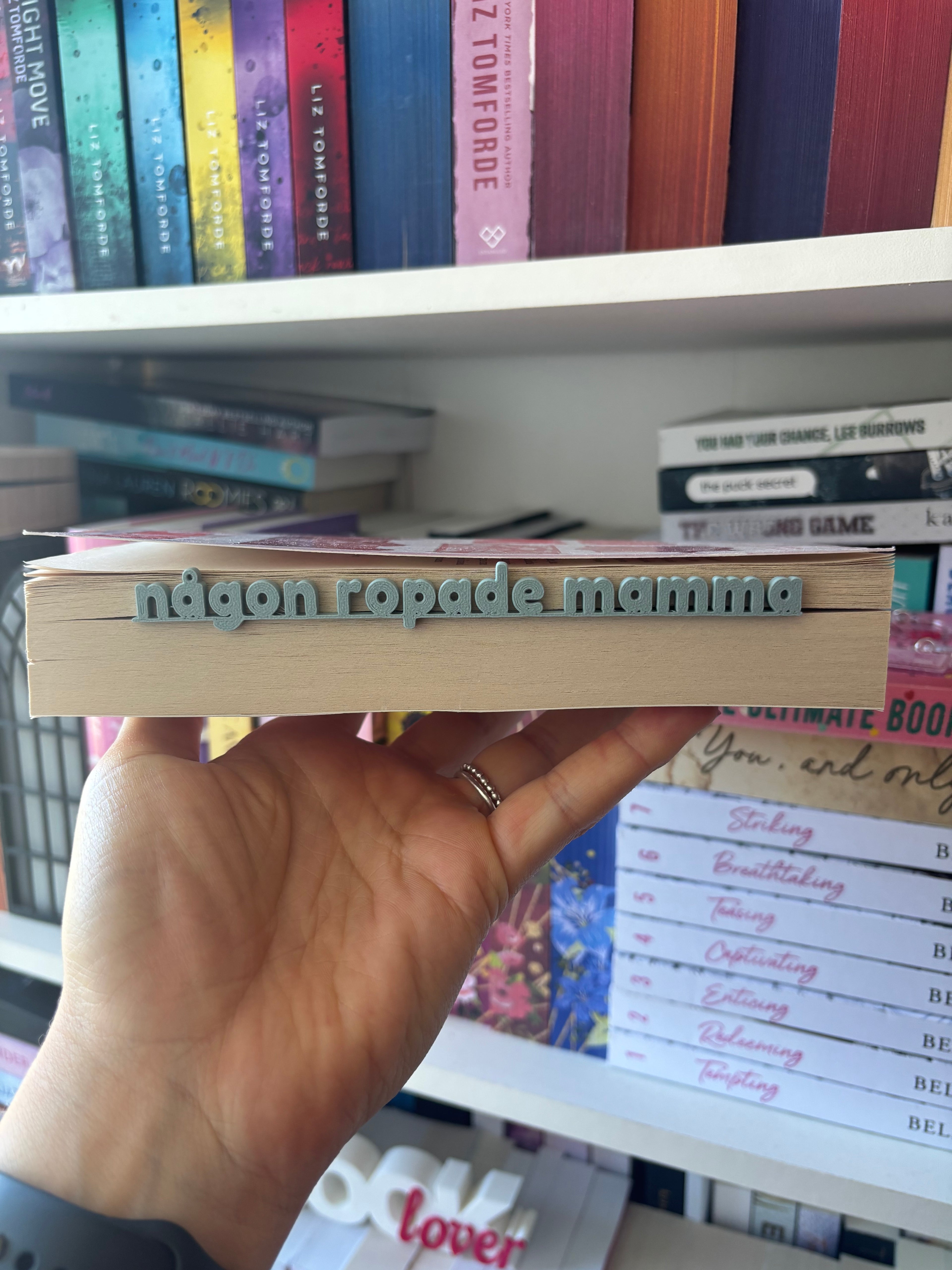 Bokmärke med sidotext - Någon ropade mamma