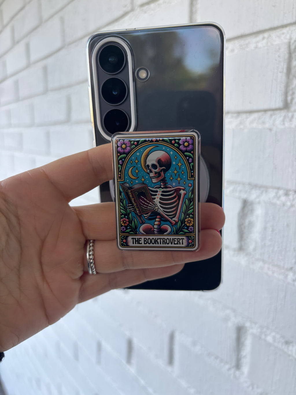 Phone Grip - The Booktrovert