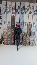 Hyllfigur - Reading Biker Girl Medium