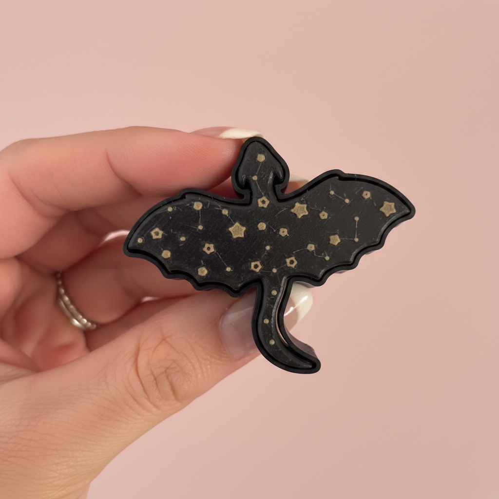 Fidget Dragon – rosa bakgrund
