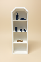 Minibokhylla navy – beige bakgrund